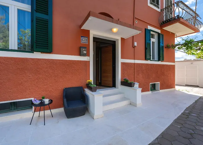Premium Apartment Alba Rosa
